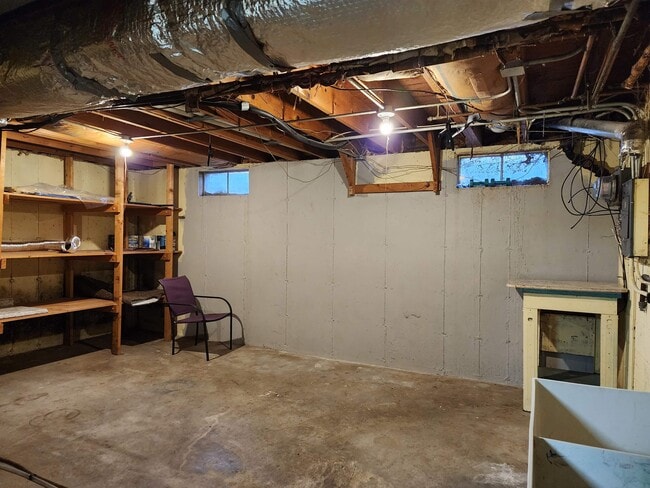 Building Photo - 904 Laurie Dr