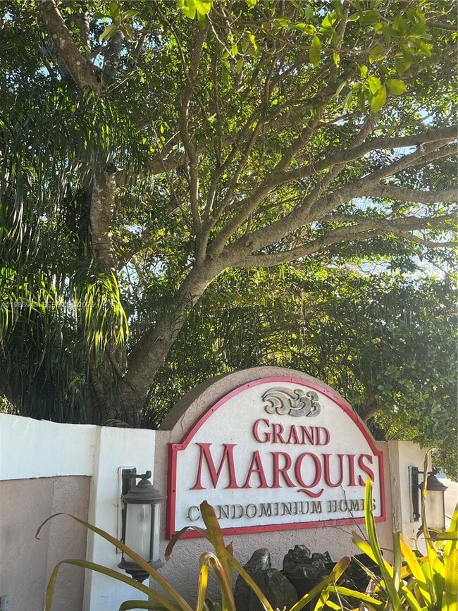 Building Photo - 10121 W Sunrise Blvd