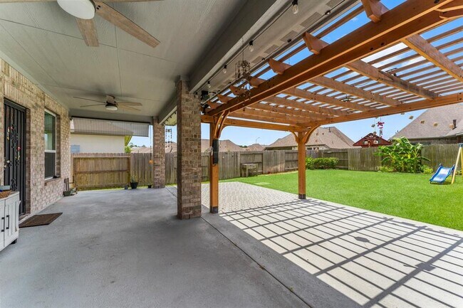 Building Photo - 3850 Chapman Bluff Dr