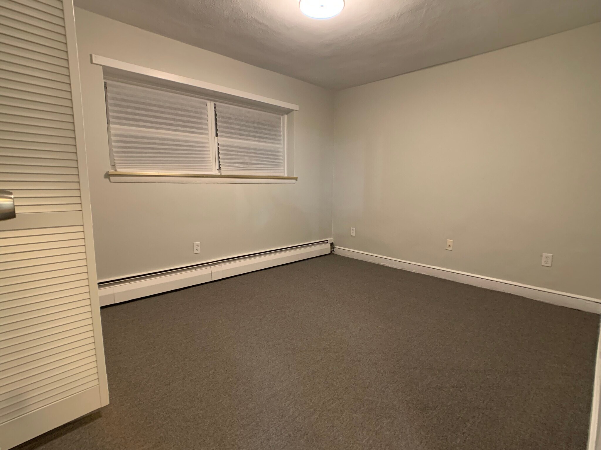 Building Photo - 10 Commonwealth Ct