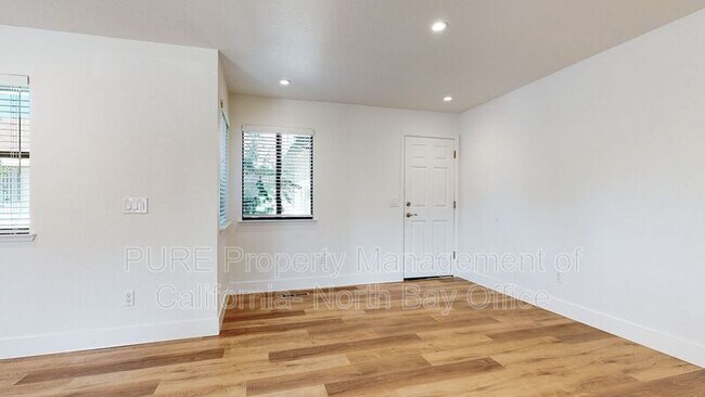 Building Photo - 811 Swift Ct