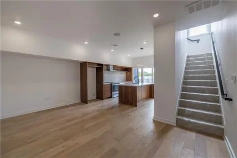 Building Photo - 406 Mulberry Ct