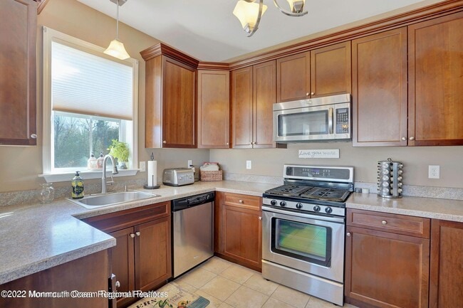 Building Photo - 631 Sloan Ct