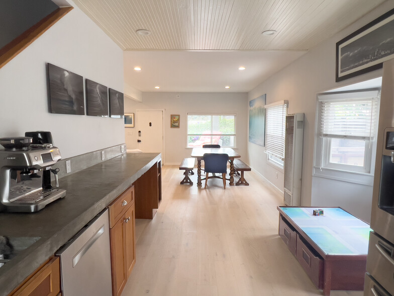 Dining Room - 301 Broadway St