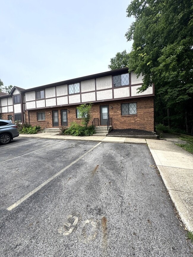 Building Photo - 3090 Highcliff Ct
