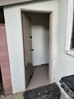 Private Entry - 8507 Fullbright Ave