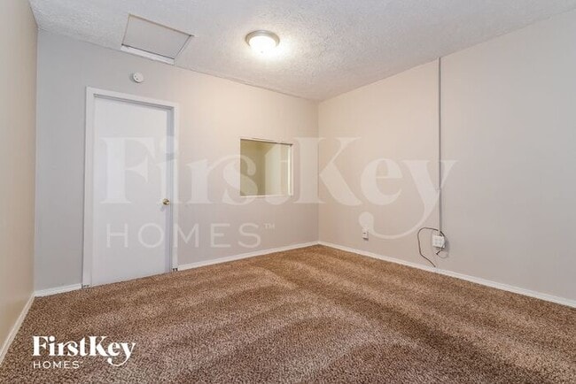 Building Photo - 5326 Yucatan Dr