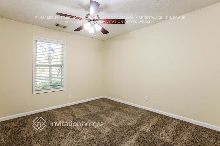 Building Photo - 1213 Trout Dr