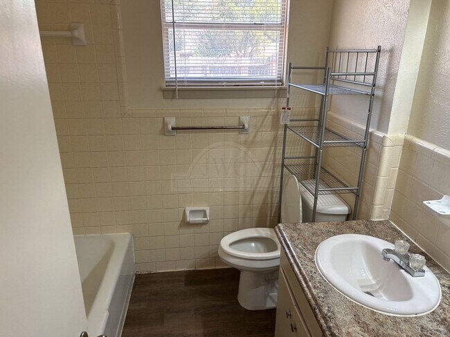 Building Photo - 1501 Richard Dr