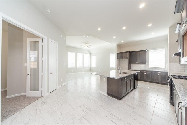 Building Photo - 2131 Wisteria Cove Dr