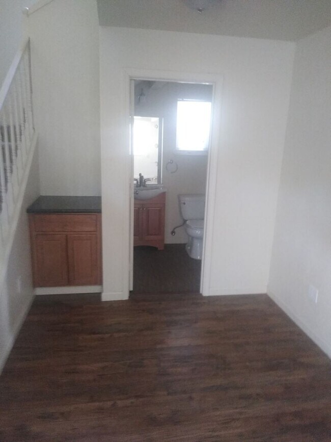 Building Photo - 2 Bedroom Single Family Home in Loomis-Bri...