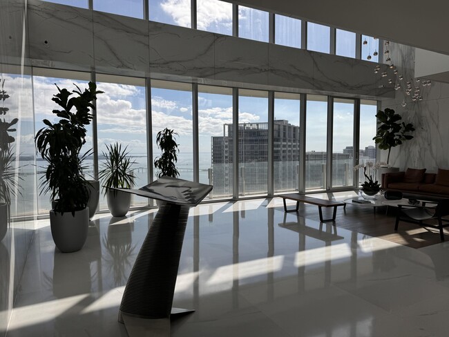 Building Photo - 300 Biscayne Blvd Way