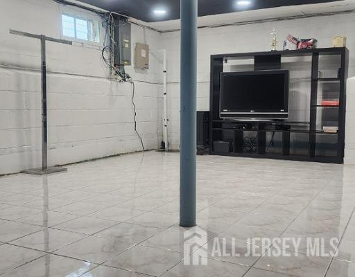 Building Photo - 1925 Verona Ave