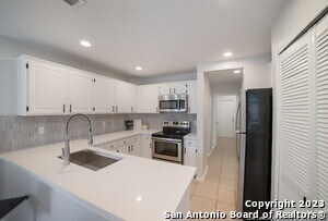 Building Photo - 14718 Hillside View