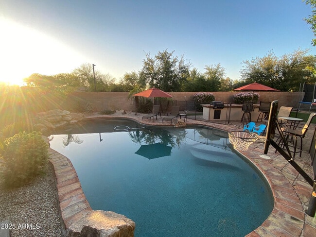 Building Photo - 3798 E Encinas Ave