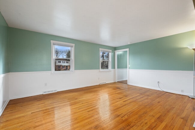 Building Photo - 108 Kings Point Rd