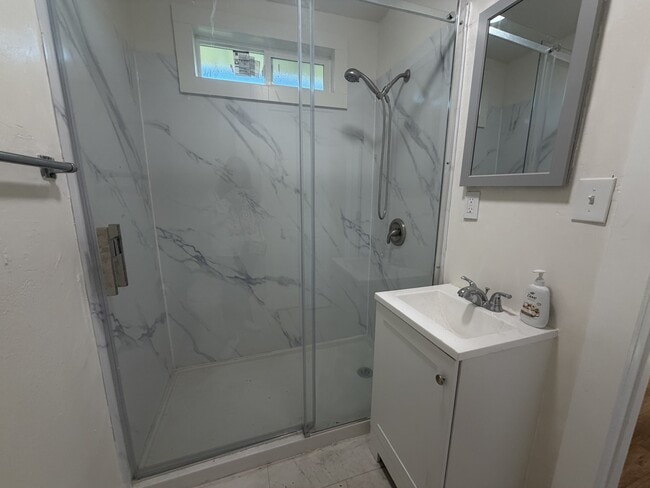 Building Photo - 1154 Grand Ave