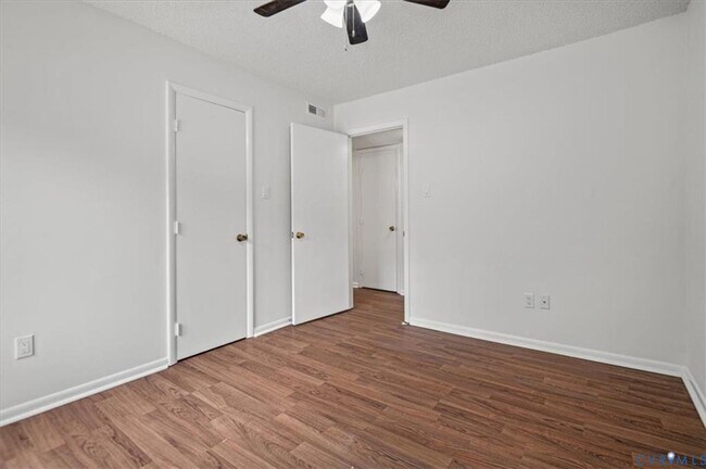Building Photo - 3 Bedroom Townhome in Henrico!!!