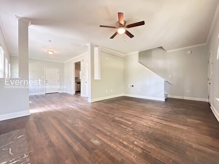 Building Photo - 838 Ridge Ave NW