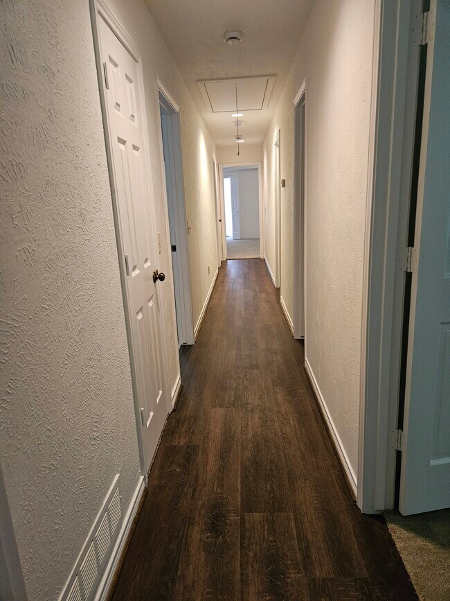 Building Photo - 3913 Davis Cir