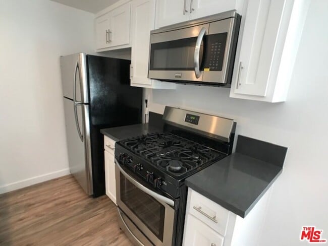 Building Photo - 601 Normandie Ave