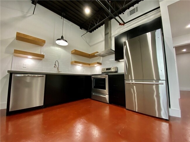 Building Photo - 111 S Main St