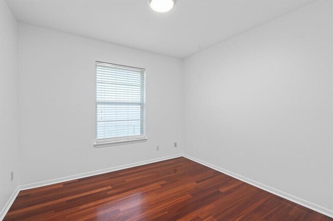Building Photo - 6810 Daugherty St