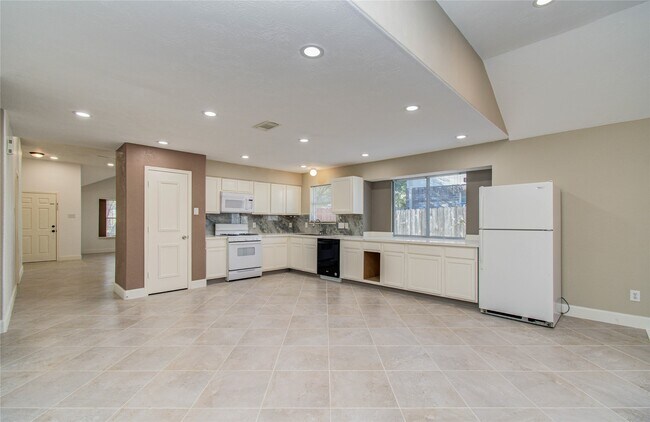 Building Photo - 12846 Sai Baba Dr