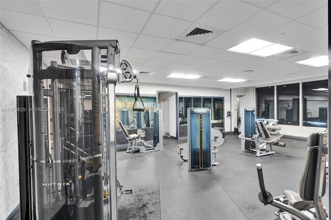 Building Photo - 1750 N Bayshore Dr