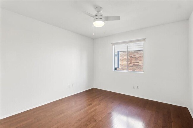 Building Photo - 6105 Back Bay Ln