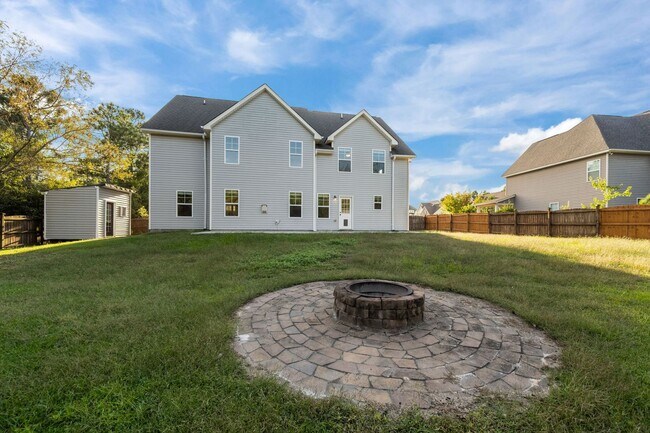 Building Photo - Welcome to Village at Folkstone!