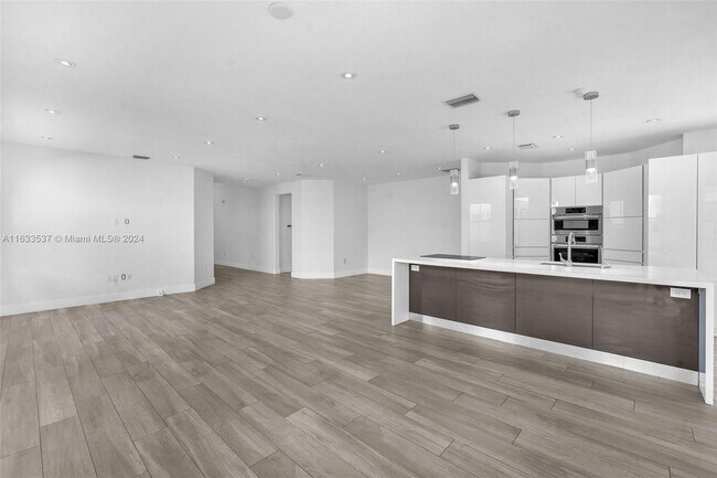 Building Photo - 11430 NW 82nd Terrace