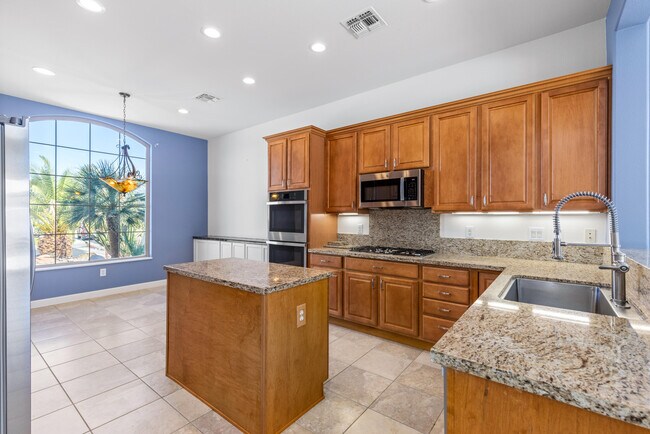 Building Photo - 40378 Corte San Carlos