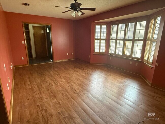 Building Photo - 106 S Beech St