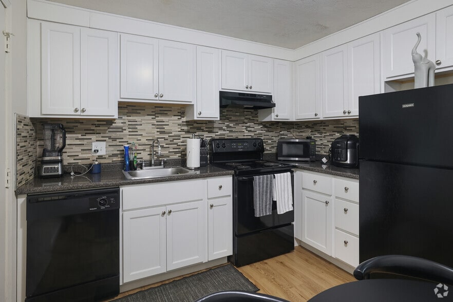 Primary Photo - Barker Avenue Apartments