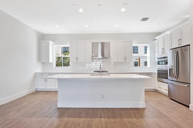 Building Photo - 5352 Sagan Ln