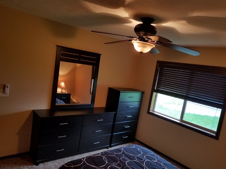 Building Photo - 5603 w Bakker park dr