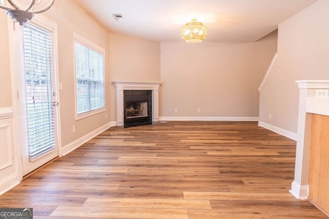 Building Photo - 2046 Barberry Dr