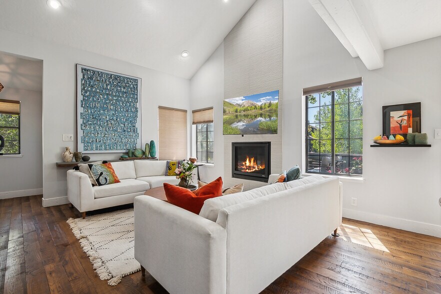 Building Photo - 3061 Fawn Dr