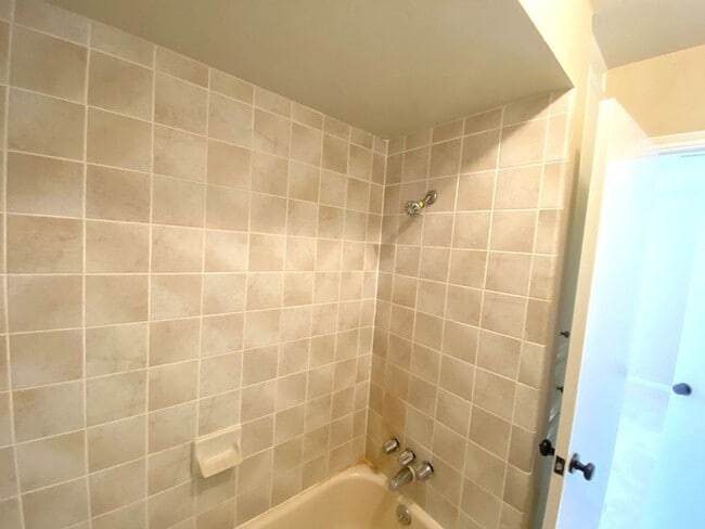 Building Photo - Briar Hill Beauty- Coming Soon