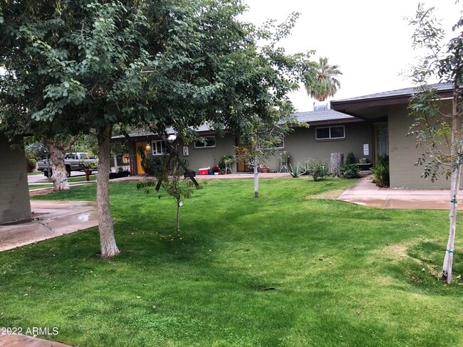 Building Photo - 2020 S Granada Dr