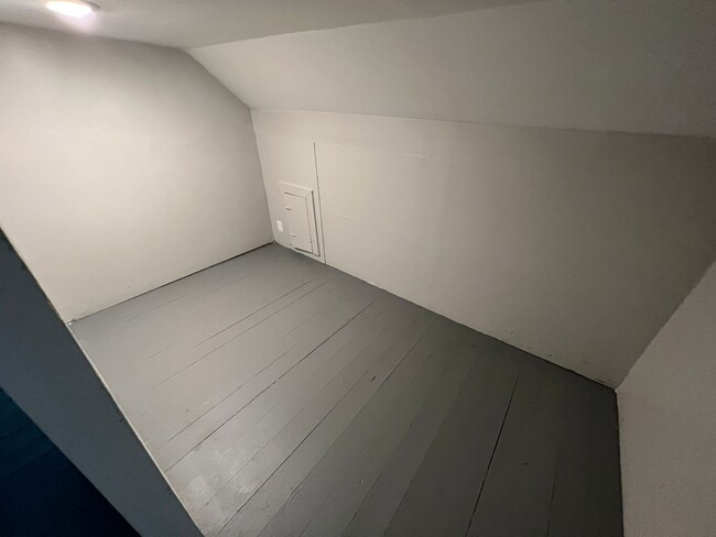 Building Photo - Remodeled 2BR+ Home in Adams Park!