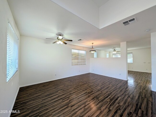 Building Photo - 3848 E Pollack St