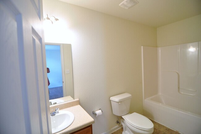 Building Photo - 29934 Glenrose Way
