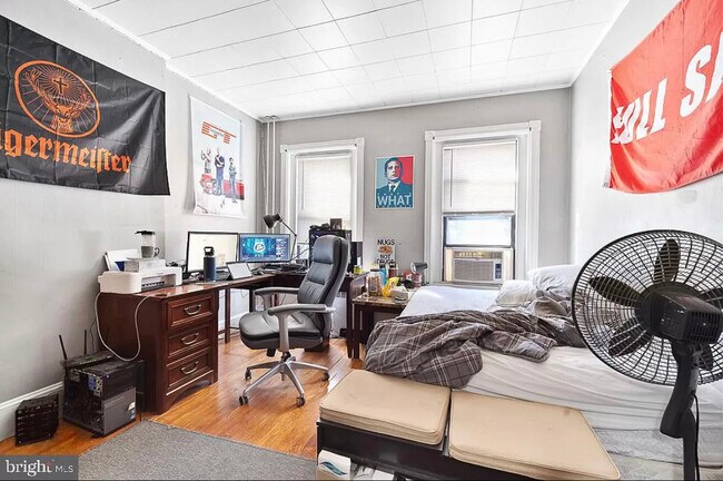 Building Photo - 1715 Providence Ave