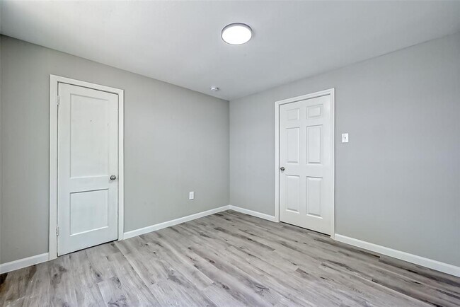 Building Photo - 3274 Reeves St