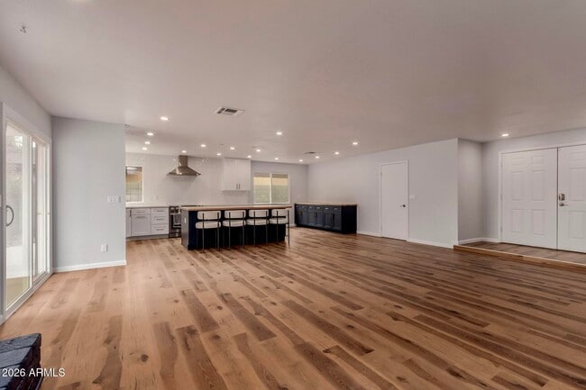 Building Photo - 10705 E Mercer Ln