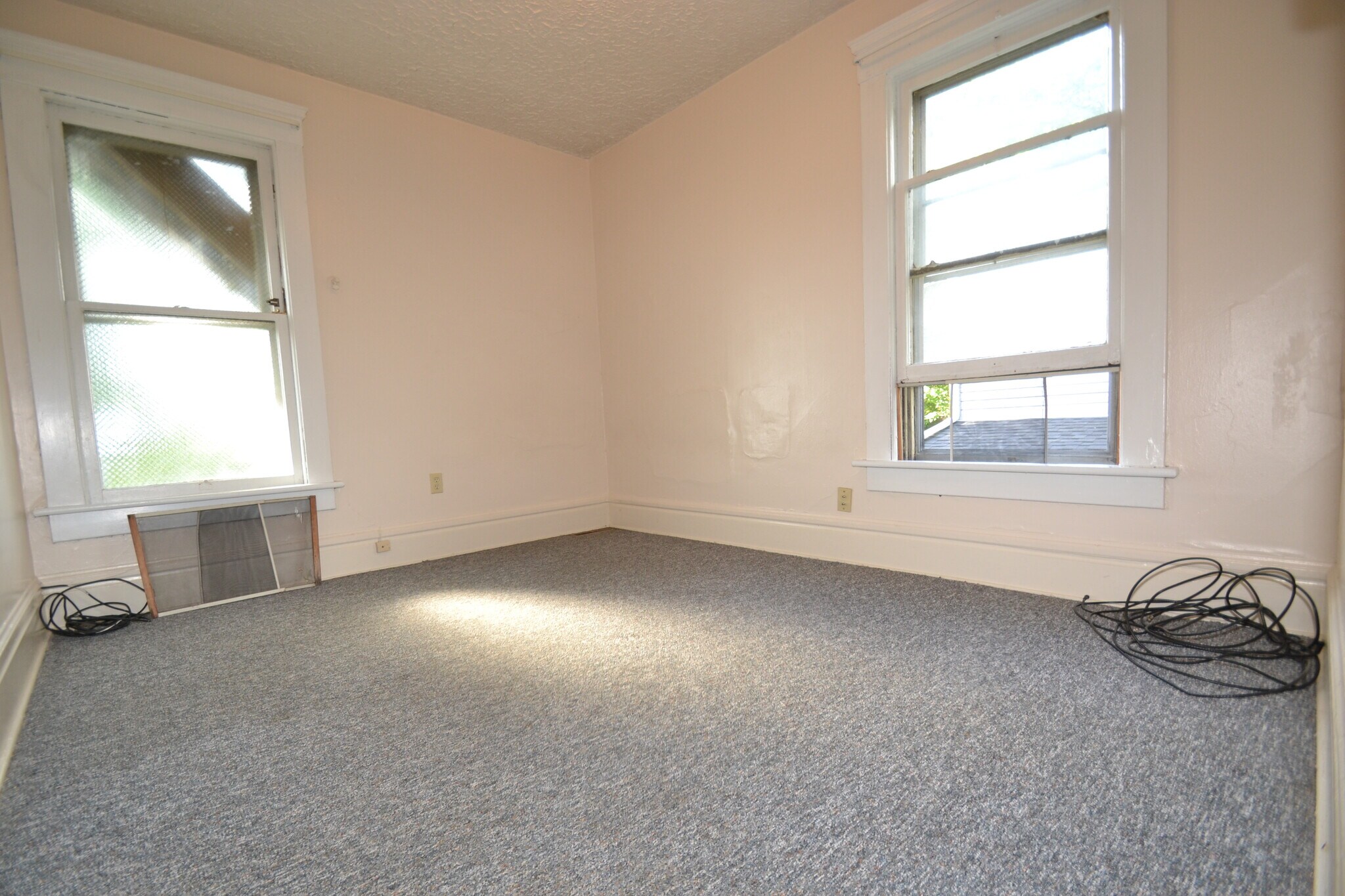 Building Photo - 369 Sherman St