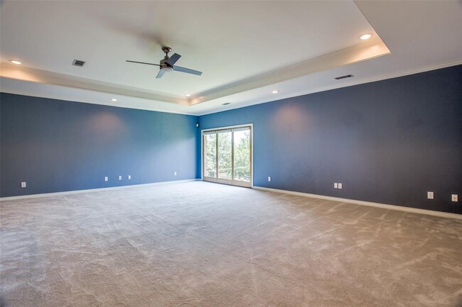 Building Photo - 6615 Willow Ln