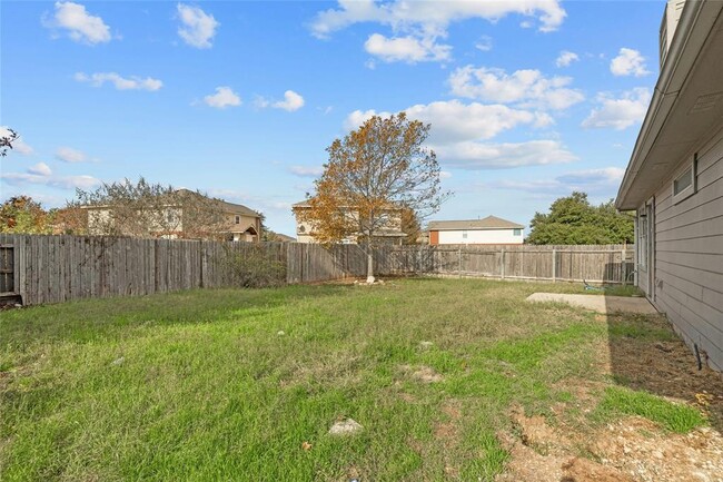 Building Photo - 201 S Treasure Oaks Dr